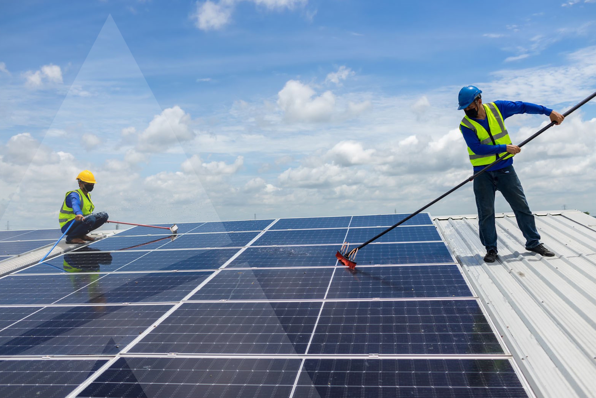 How to Clean Your Rooftop Solar Panels at Home